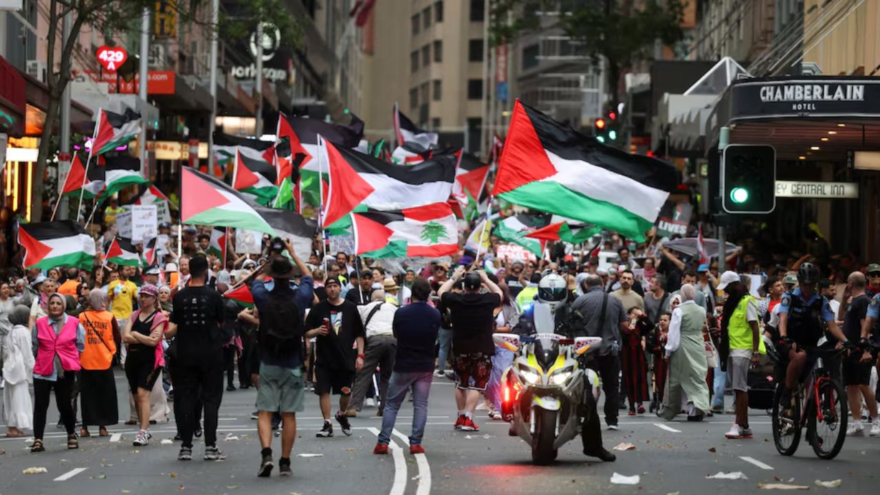 অস্ট্রেলিয়াজুড়ে ফিলিস্তিনিদের সমর্থনে হাজারো মানুষের বিক্ষোভ-সমাবেশ